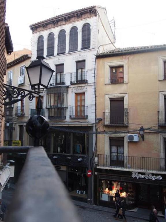 120m² 4 Slaapkamer, 2 Privé Badkamer In Centrum Appartement Toledo